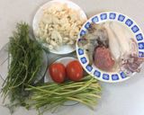 Hình bước làm 1 của món Canh hải sản với rau cần