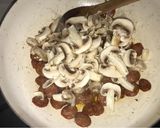 Foto del paso 3 de la receta: Pasta con longaniza y champiñones