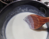 Foto del paso 5 de la receta: Crepes de albahaca y perejil rellenos de bechamel de queso y pollo