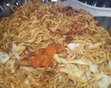 Foto langkah ke 8 dari resep Mie goreng homemade.