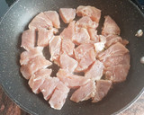 Foto del paso 1 de la receta: Atún fresco en salsa de vino