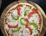 વેજ પીઝા (Veg. Pizza Recipe In Gujarati) રેસીપી સ્ટેપ2ફોટો