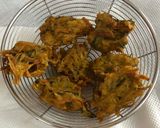 A picture of step 7 of Potato Laccha Pakoda.