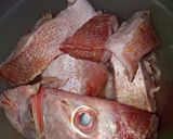 Foto langkah ke 1 dari resep Ikan Kakap Merah Kuah Kuning Asam Pedis.