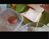 Foto langkah ke 1 dari resep Simple French Toast.