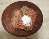 Foto langkah ke 1 dari resep Bola -Bola Bakso full daging ala Mintje.