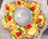 Foto del paso 6 de la receta: Roscón de reyes casero con leche condensada 🐫👑🐪👑🐫👑