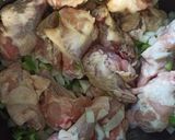 Foto del paso 1 de la receta: Guisado de pollo, arroz y arvejas