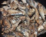 Foto langkah ke 1 dari resep Ikan asin cabai gendot (bendot).