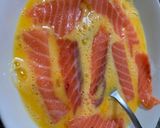 Foto del paso 2 de la receta: Barritas de salmón rebozado al horno para bebés
