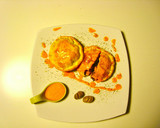 Foto del paso 11 de la receta: Empanadillas de morcilla y pera con salsa de piquillos