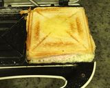Foto del paso 3 de la receta: Tostada con huevo frito