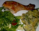 Foto del paso 6 de la receta: "Pollo al horno, con tortilla de zapallitos y ensalada de rúcula"