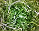 Hình bước làm 1 của món Nộm rau muống 
