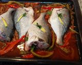 Foto del paso 4 de la receta: Dorada al horno con encebollado y mojo canario rojo