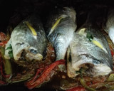 Foto del paso 6 de la receta: Dorada al horno con encebollado y mojo canario rojo