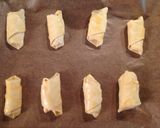 Foto langkah ke 3 dari resep Croissant pisang.