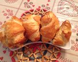 Foto langkah ke 4 dari resep Croissant pisang.