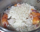 Hình bước làm 2 của món Canh thịt viên nấu nấm kim châm