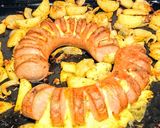 Svéd 🇸🇪 Hagyományos tepsis krinolin "Ugnstekt falukorv" recept fázis 3 fotója