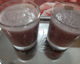 A picture of step 2 of Pineapple banana drinks.