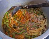 Foto langkah ke 6 dari resep Kuah Lontong Sayur Medan.