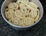 पिज़्ज़ा गार्लिक रोल्स(Pizza Garlic Rolls recipe in hindi) रेसिपी चरण 6 फोटो