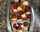 Foto del paso 2 de la receta: Brochette de quesos y fiambre😋😋
