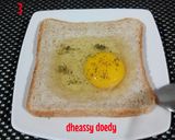 Foto langkah ke 3 dari resep Roti Panggang Telur Keju.