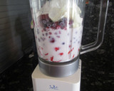 Foto del paso 2 de la receta: Smoothie de frutos rojos