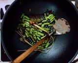 Foto langkah ke 3 dari resep Brongkos Tahu Buncis Sederhana.
