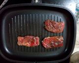 Foto langkah ke 2 dari resep Original Beef Steak with BBQ Sauce.