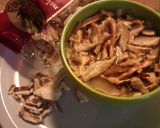 Foto del paso 1 de la receta: Arroz en cúrcuma con hongos y pollo