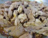 Hình bước làm 2 của món Thịt nạc kho tiêu xanh
