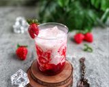 Foto langkah ke 5 dari resep Korean Strawberry Milk.