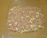 Foto del paso 4 de la receta: Rollo de carne al curry relleno de crema de queso para tupper