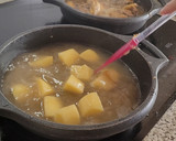 Foto del paso 6 de la receta: Alcachofas con patatas y almejas