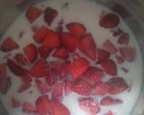 A picture of step 2 of Strawberry Thick Shake.