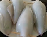 Hình bước làm 5 của món Mực Ống Nhồi Đậu Hà Lan.