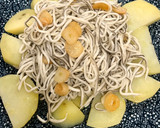 Foto del paso 5 de la receta: Gulas al ajillo con huevos estrellados