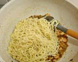 Foto langkah ke 2 dari resep Mi Aglio Olio.
