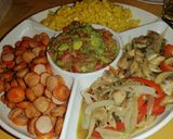 Foto del paso 3 de la receta: Rellenos variados para tacos (pollo, carne molida, vegetales, salchichas)