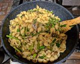 A picture of step 8 of Left Over Noodles.