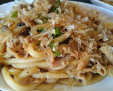 A picture of step 5 of Quick and Easy Stir-Fried Udon with Shirodashi.