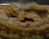 Foto del paso 5 de la receta: Chocolate con Buñuelos (Extremeños)