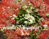 Foto del passaggio 2 della ricetta Peperoni km zero ripieni con pelato misto km zero di fantasia in friggitrice ad aria 👩‍🍳🏡🇮🇹🦁