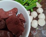 รูปขั้นตอนการทำที่ 1 ของ ถั่วงอกผัดเลือดหมู