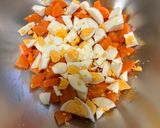 Orosz hússaláta (más néven Olivier-saláta) recept fázis 4 fotója