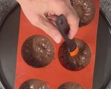 Foto del passaggio 2 della ricetta Cupolette di Cioccolato con Cheesecake alle Fragole