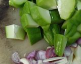 Foto langkah ke 2 dari resep Mamaci Sayur Sup Oyong Sederhana.